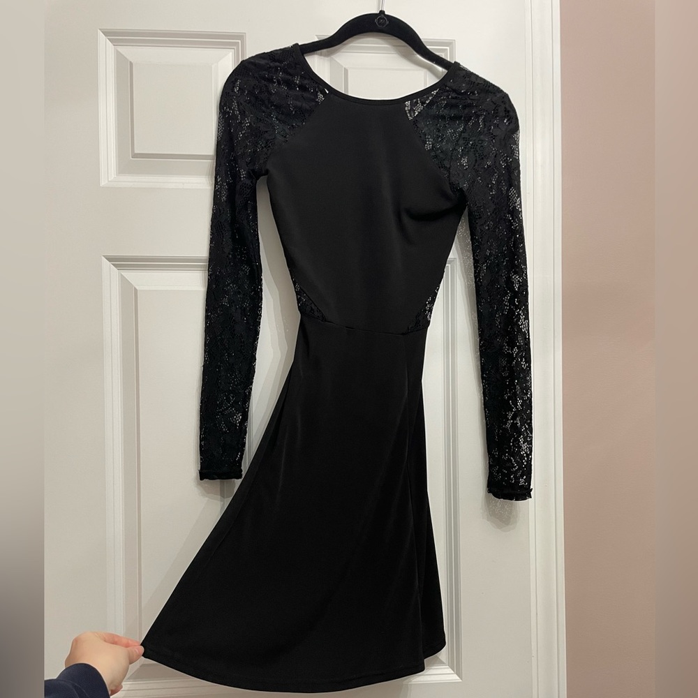 H&M women’s XS black lacy sleeve dress with peekaboo cutout basic neutral fall